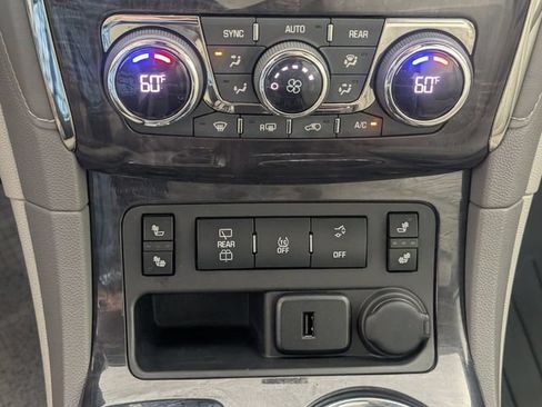 Used 2017 Buick Enclave Leather FWD image 21