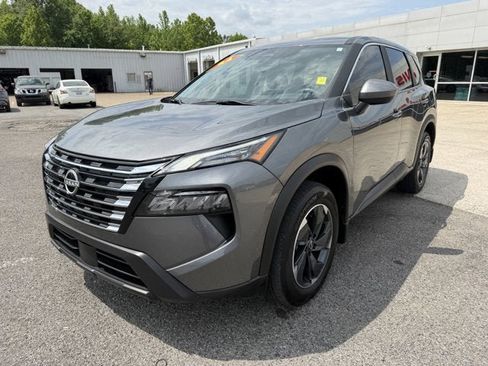Used 2024 Nissan Rogue SV AWD/4WD image 1