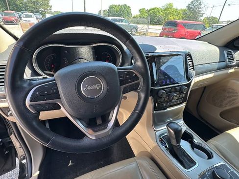 Used 2019 Jeep Grand Cherokee Limited image 11