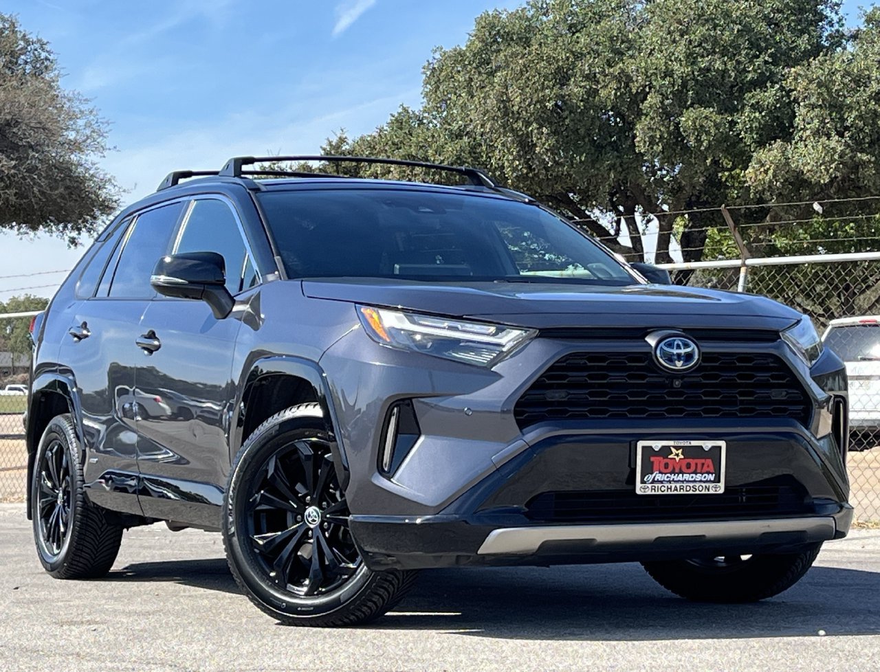 Used 2023 Toyota RAV4 XSE AWD/4WD image 2