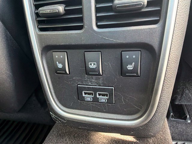 Used 2016 Chrysler 300 C AWD/4WD image 19