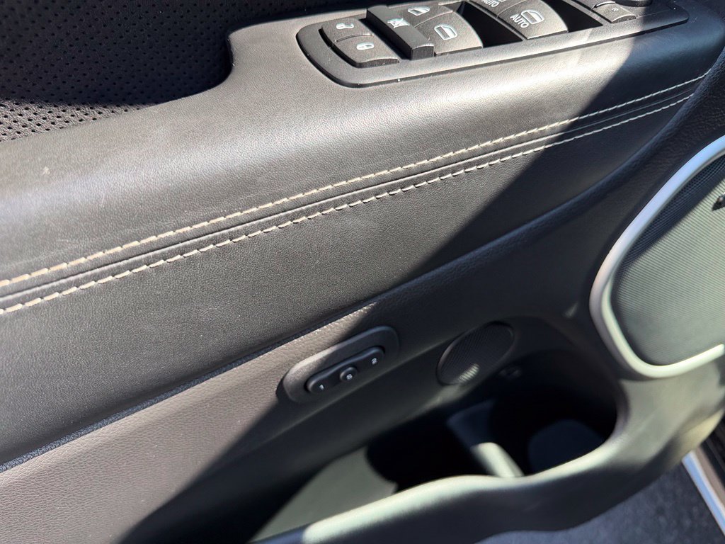 Used 2016 Jeep Grand Cherokee SRT AWD/4WD image 24