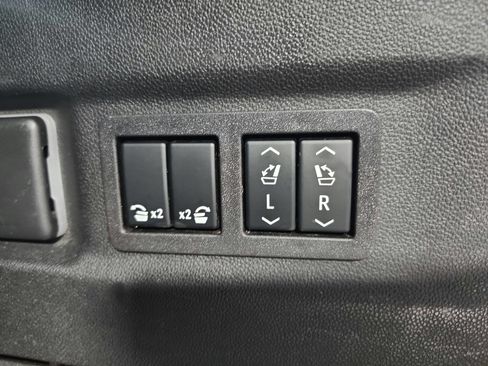 Used 2023 GMC Yukon XL Denali RWD image 58