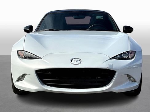 Used 2017 MAZDA MX-5 Miata Sport image 3