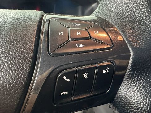 Used 2018 Ford Explorer XLT AWD/4WD image 16