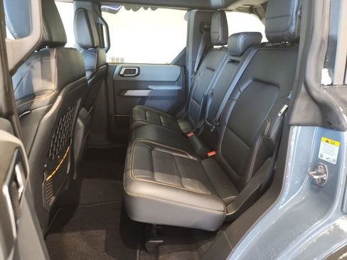 Used 2023 Ford Bronco Badlands image 10