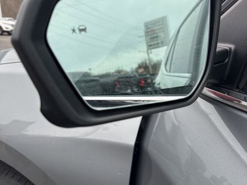 Used 2024 Chevrolet Equinox LT image 9