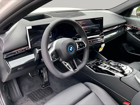 New 2027 BMW 550e xDrive AWD/4WD image 9