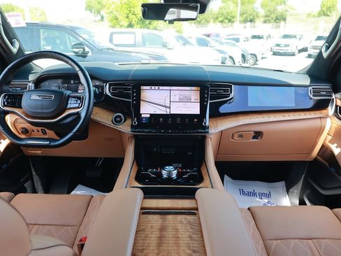 Used 2022 Jeep Grand Wagoneer Series III AWD/4WD image 29