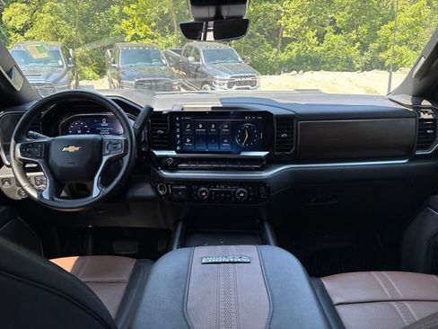 Used 2025 Chevrolet Silverado 3500 High Country w/ High Country Premium Package AWD/4WD image 25