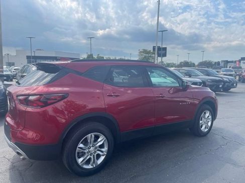 Used 2022 Chevrolet Blazer LT FWD image 2