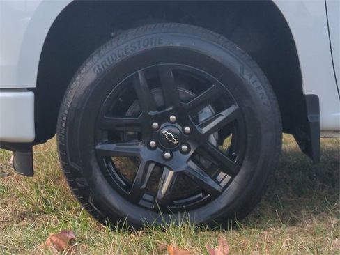 Used 2024 Chevrolet Silverado 1500 RST image 17