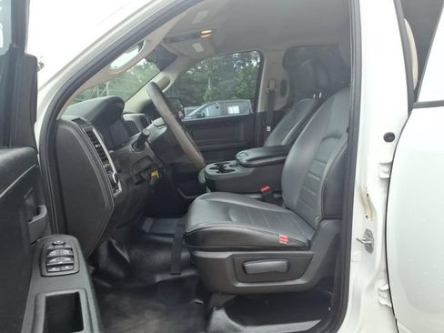 Used 2022 RAM 1500 Tradesman w/ Chrome Appearance Group AWD/4WD image 13