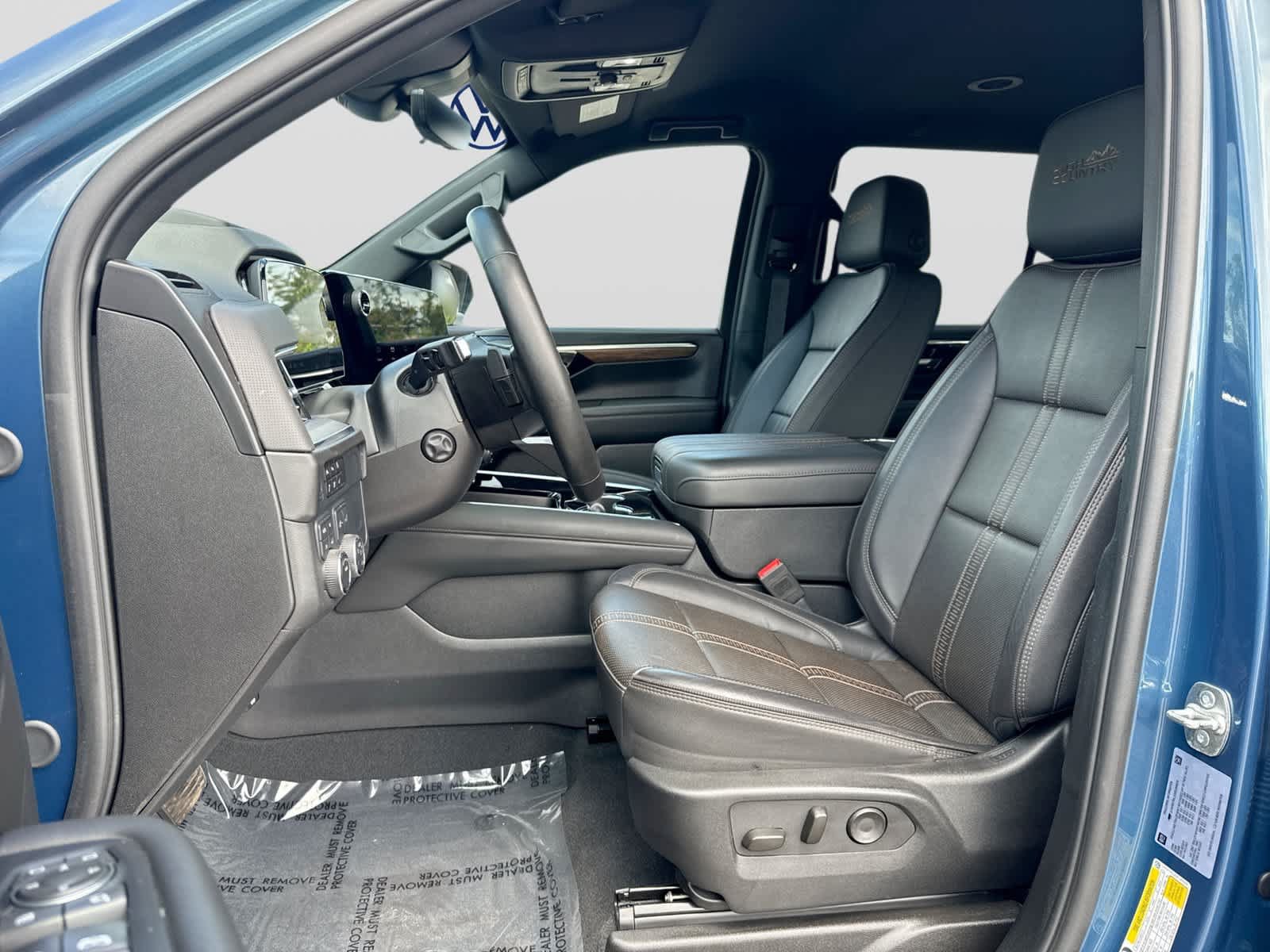 Used 2025 Chevrolet Tahoe High Country AWD/4WD image 22