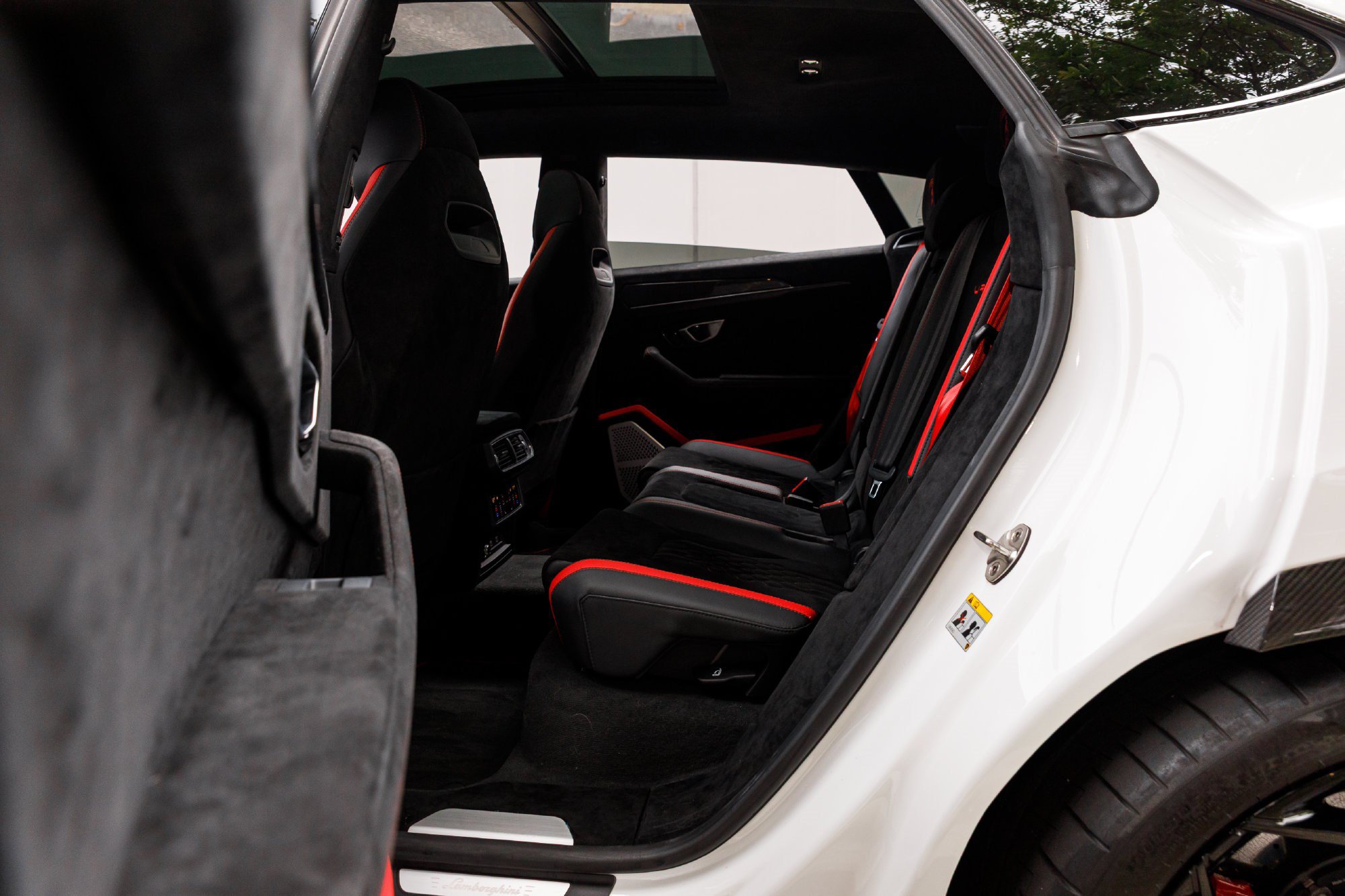 Used 2024 Lamborghini Urus Performante AWD/4WD image 21