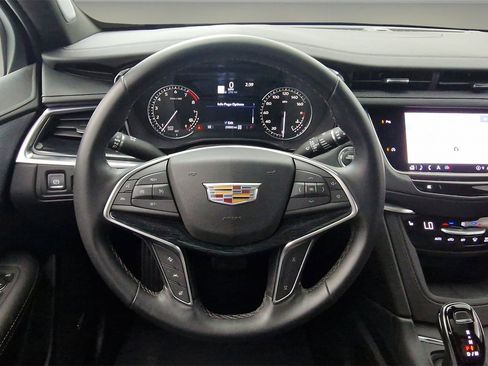 Used 2025 Cadillac XT5 Premium Luxury image 10