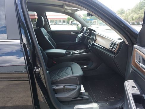 Used 2024 Volkswagen Atlas SE FWD image 20
