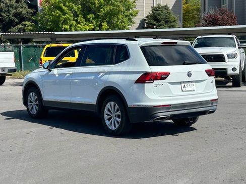 Used 2018 Volkswagen Tiguan SE w/ Panoramic Sunroof Package AWD/4WD image 7