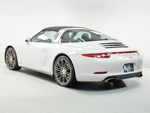 Used 2015 Porsche 911 Targa 4 AWD/4WD image 3