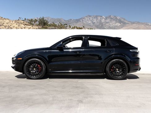 Certified 2022 Porsche Cayenne GTS AWD/4WD image 2