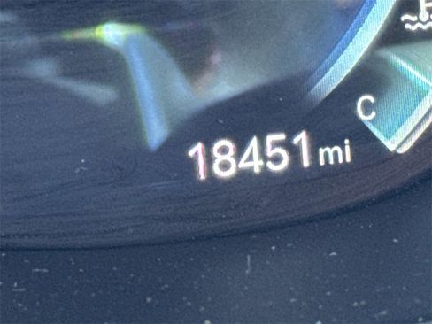 Used 2024 Genesis GV70 2.5T w/ Sport Prestige Package image 28