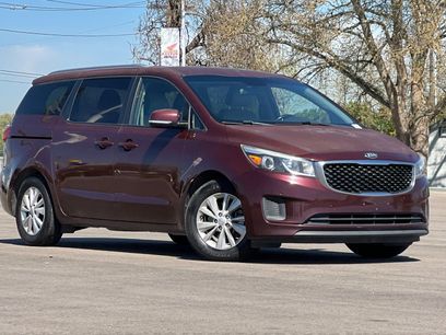Used 2017 Kia Sedona LX w/ LX Essentials Premium Package