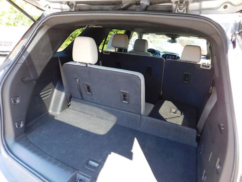 Used 2023 Chevrolet Traverse LS AWD/4WD image 7