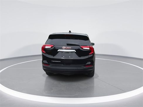 Used 2022 GMC Terrain SLE w/ Fleet Convenience Package image 10
