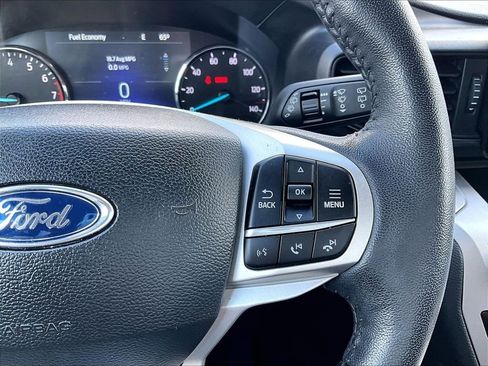 Used 2023 Ford Explorer XLT AWD/4WD image 24