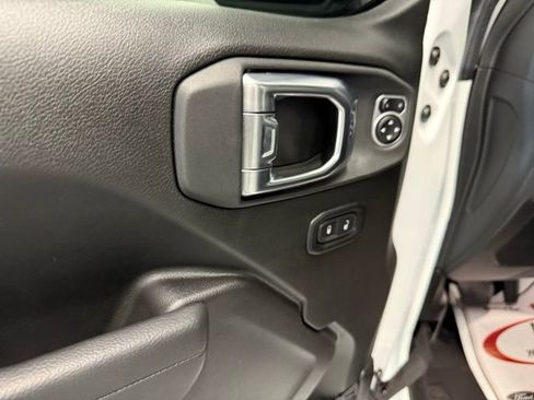 Used 2026 Jeep Wrangler Unlimited Sport AWD/4WD image 11