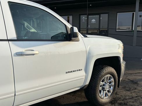 Used 2017 Chevrolet Silverado 2500 LT AWD/4WD image 3