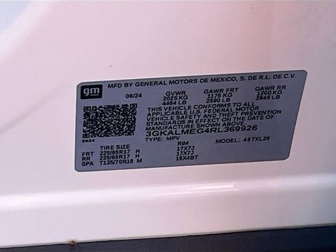Used 2024 GMC Terrain SLE w/ LPO, Floor Liner Package image 31