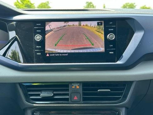 Certified 2023 Volkswagen Taos SE w/ Panoramic Sunroof Package AWD/4WD image 35