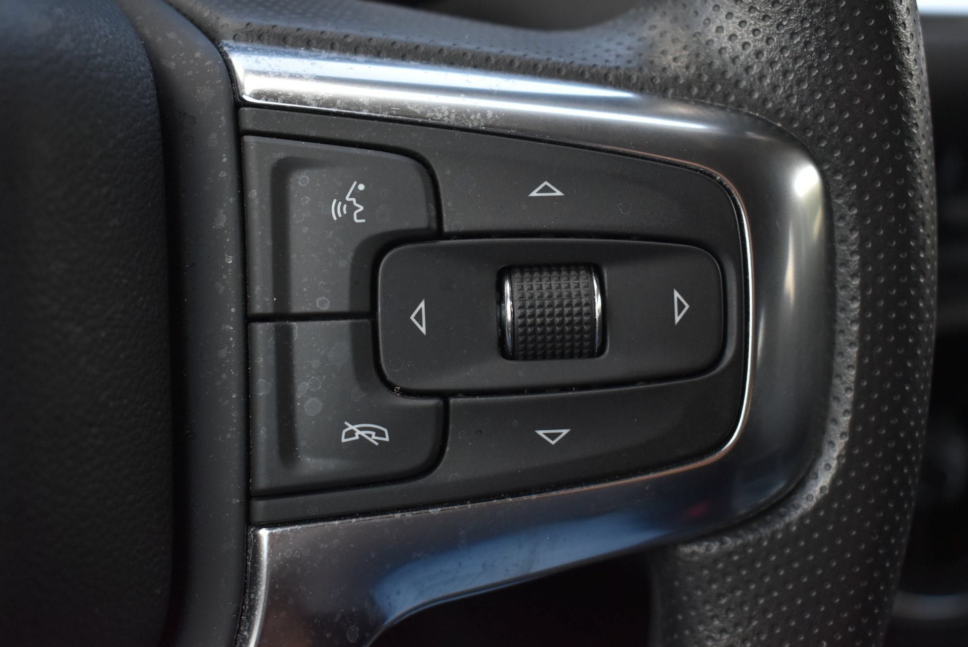 Used 2024 Chevrolet Blazer LT w/ Convenience Package FWD image 19