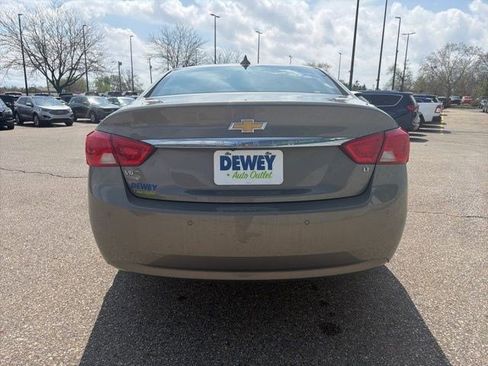 Used 2017 Chevrolet Impala LT w/ Leather Package FWD image 4