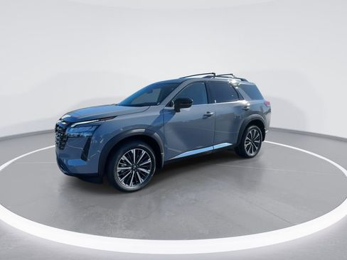 New 2026 Nissan Pathfinder Platinum image 4