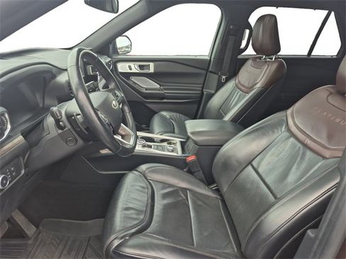 Used 2020 Ford Explorer Platinum w/ Premium Technology Package image 9