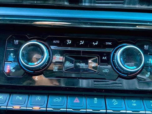 Used 2024 GMC Sierra 1500 AT4X image 29