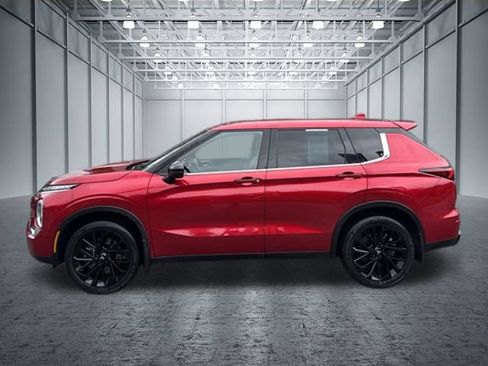 Used 2023 Mitsubishi Outlander SE AWD/4WD image 3