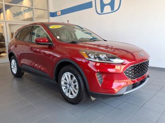 Used 2020 Ford Escape SE image 1
