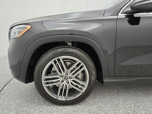 Certified 2026 Mercedes-Benz GLS 450 4MATIC image 17