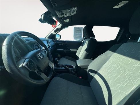 Used 2021 Toyota Tacoma TRD Off-Road w/ Technology Package image 9