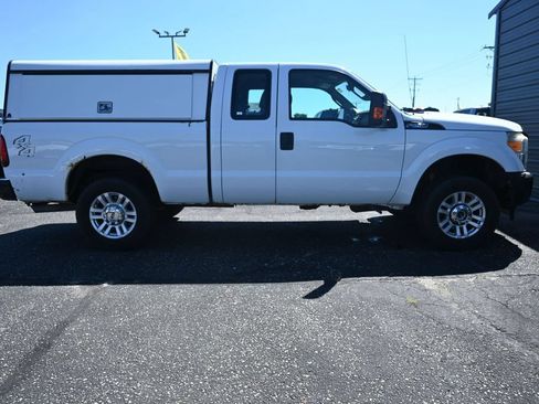 Used 2016 Ford F250 XL w/ Power Equipment Group AWD/4WD image 3