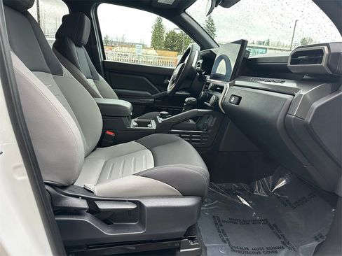 Used 2024 Toyota Tacoma TRD Off-Road image 40