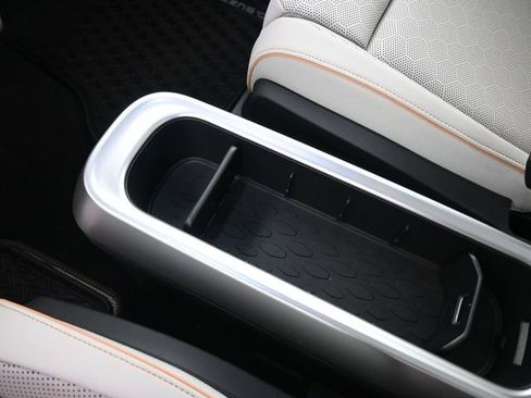 New 2025 Volkswagen ID. Buzz 1st Edition image 9