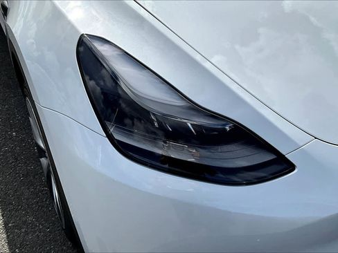 Used 2023 Tesla Model Y Long Range AWD/4WD image 31