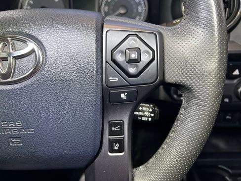 Used 2020 Toyota Tacoma TRD Off-Road image 27