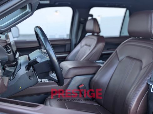 Used 2024 Ford Expedition Limited image 27