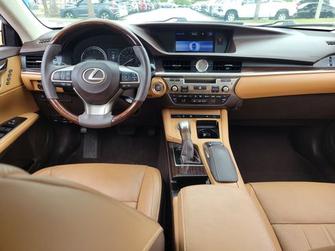 Used 2016 Lexus ES 350 w/ Luxury Package w/Wood Trim FWD image 15