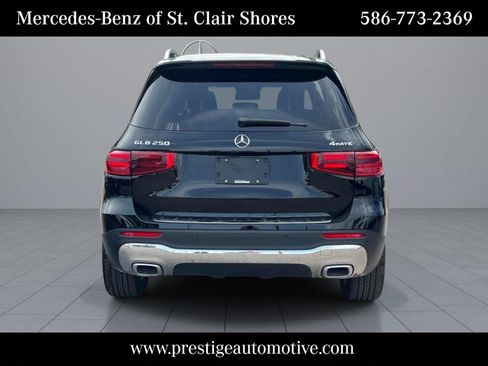 Used 2026 Mercedes-Benz GLB 250 4MATIC image 5